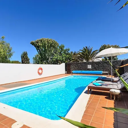 Peaceful With Heated Pool In Tahiche